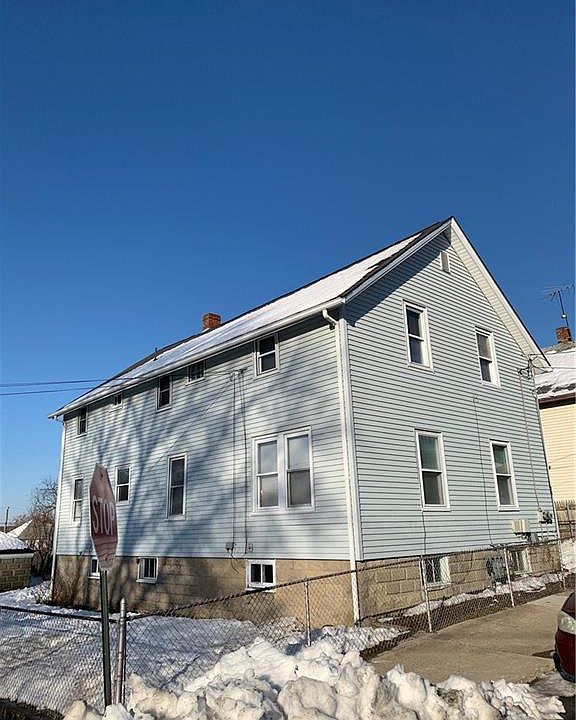 2nd image of 25 John St