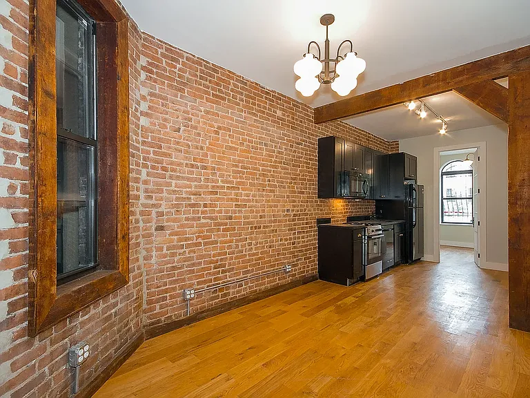 162 Pulaski St #3L — Photo 1