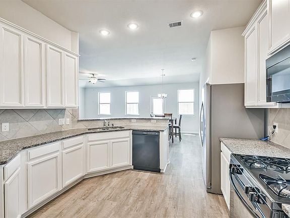 5th image of 11413 Natalia Ln