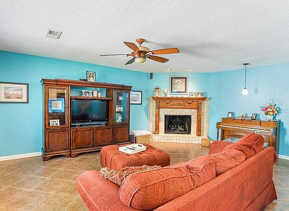 4th image of 300 Pellerin Dr