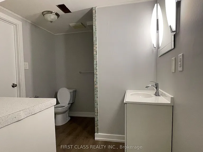 251 Scott Ave — Photo 14