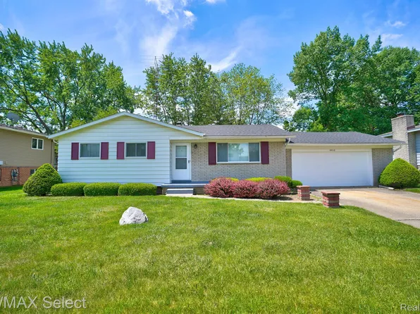 4460 Dixon Dr, Swartz Creek, MI 48473