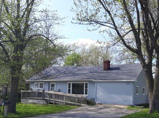201 Admiral Dr, Harvard, IL 60033