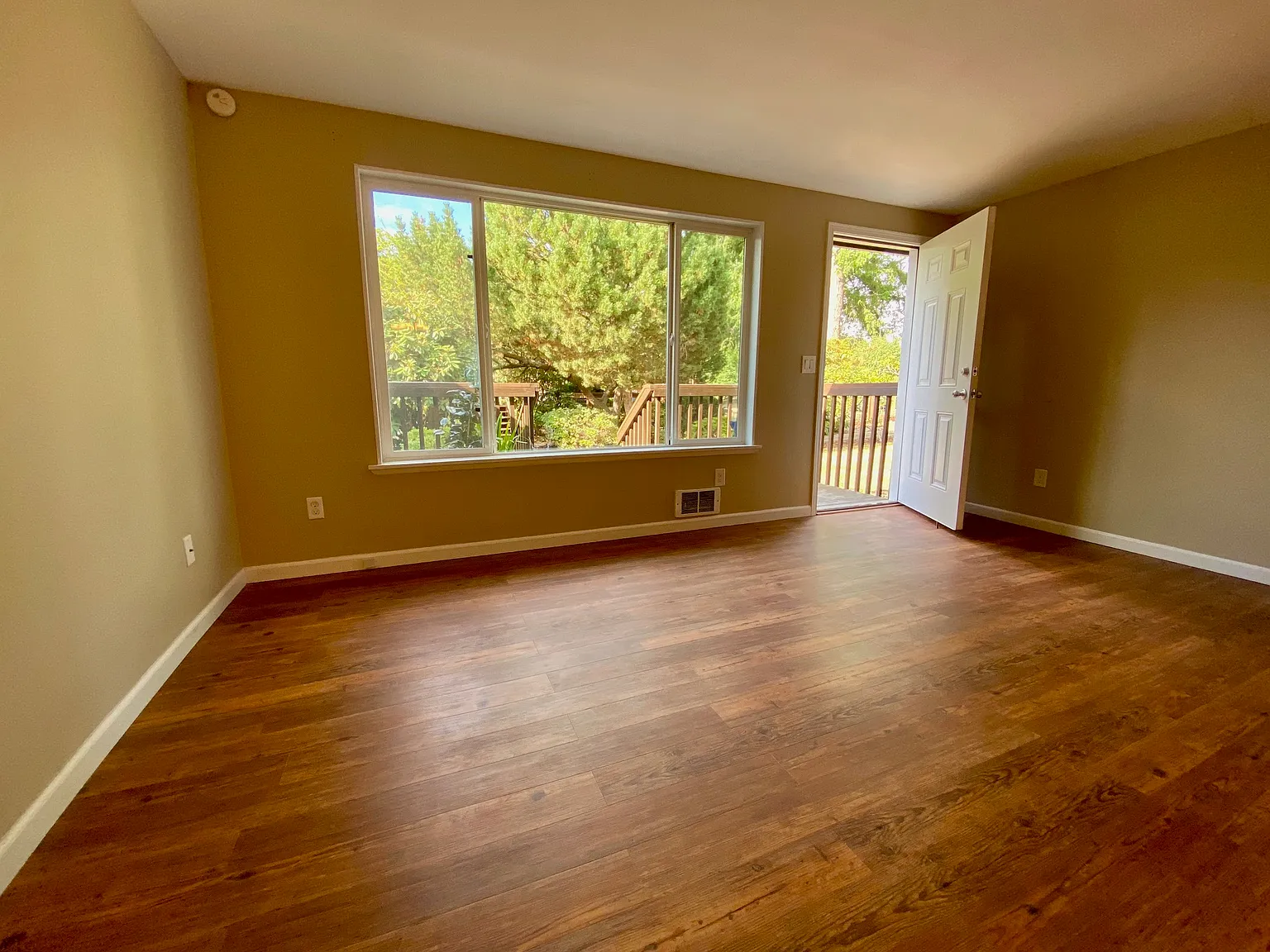 2 bed, 888 sqft, $2,295 — Photo 4