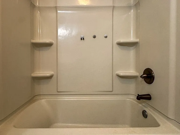 6747 Vaughn Rd — Photo 21