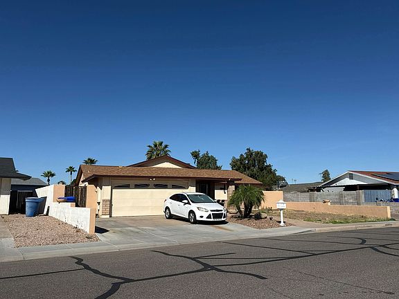 3rd image of 2420 N Central Dr