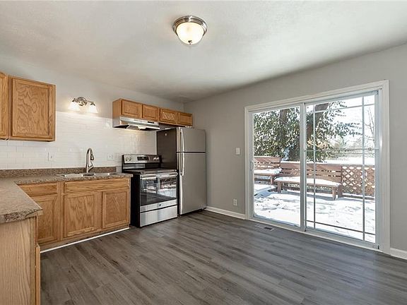 5th image of 9404 Stark Ave