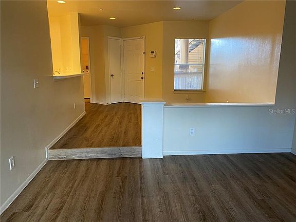 5th image of 498 N Pin Oak 208 Pl