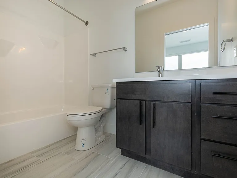 St. Barts Apartments — Photo 15