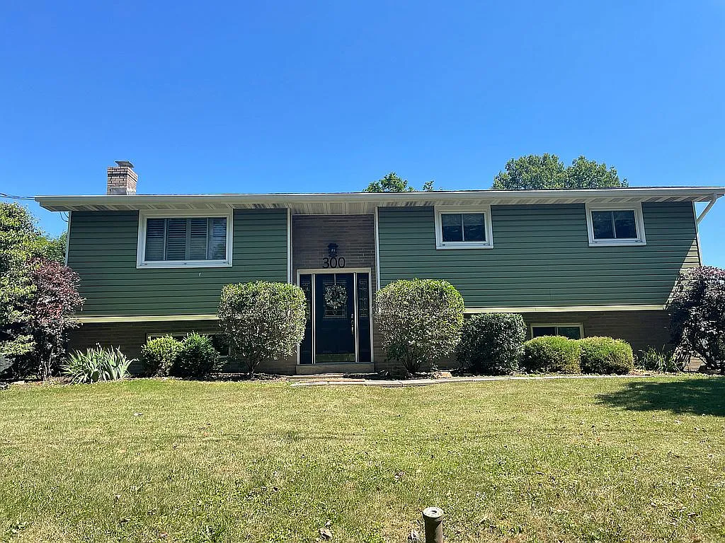 300 Gravel Hill Rd photo 1