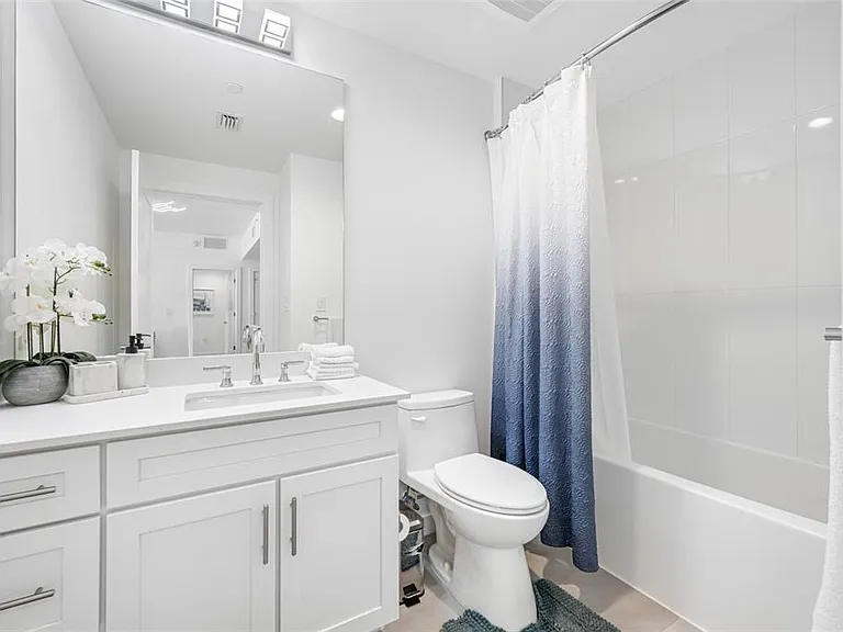 900 N Osceola #603 — Photo 16