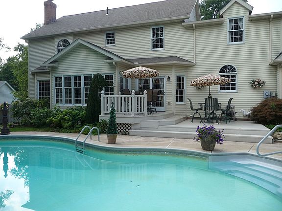 Back-Pool-Two Tier Deck