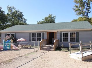395 Woodpecker Rd, Reeds Spring, MO 65737