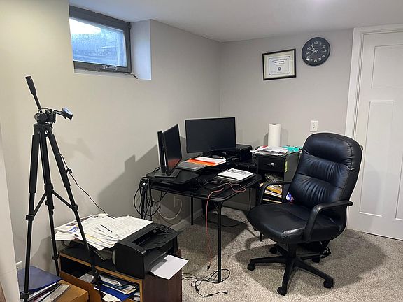 5th image of 605 Park Valley Dr E