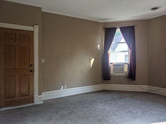 5th image of 1618 Thomas Pl N Unit 3