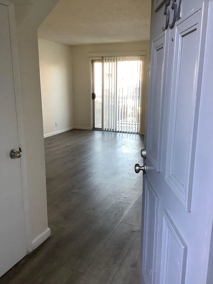 (244): 537 Nevin Ave. — Photo 2
