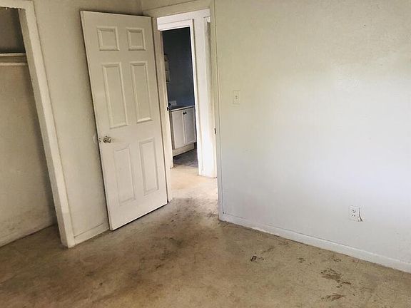 4th image of 504 Terry St