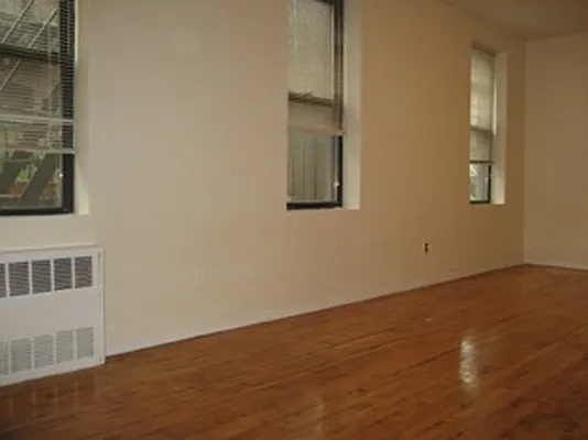 Rented by City Connections Realty | media 26