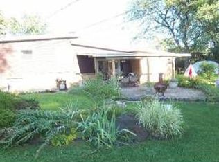 1230 Iroquois Ct, Bensenville, IL 60106