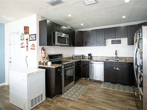 4th image of 1458 Alwynne Dr