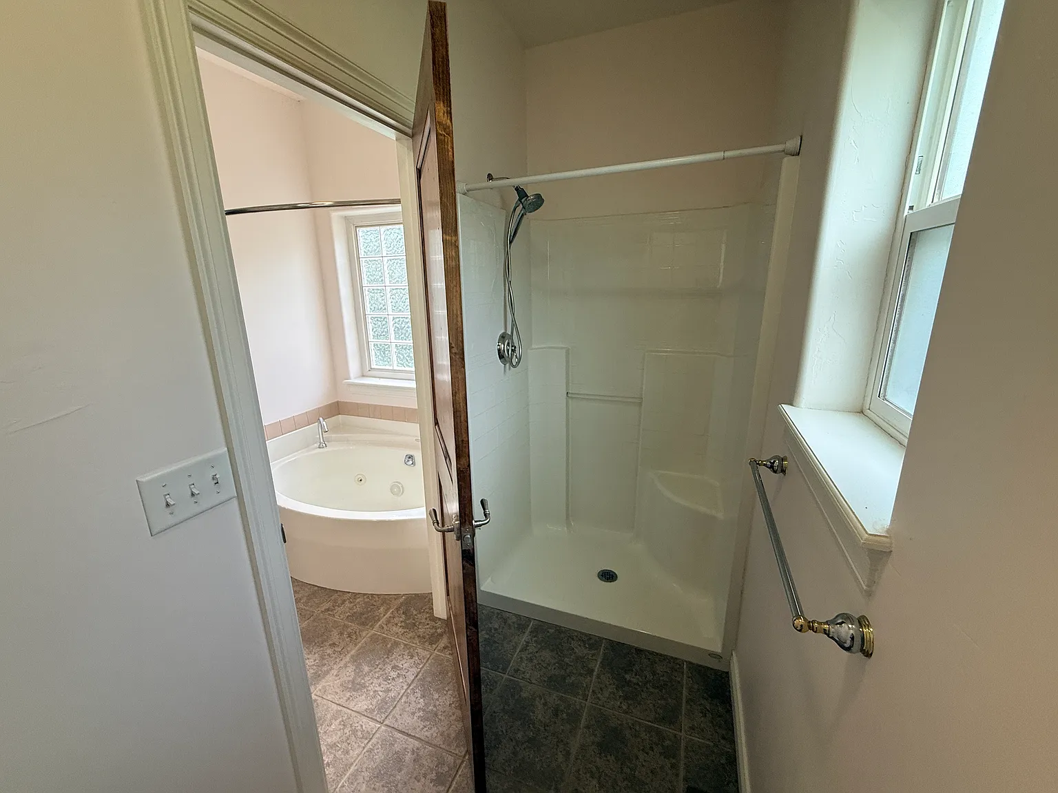 4 bed, 2847 sqft, $3,750 — Photo 2