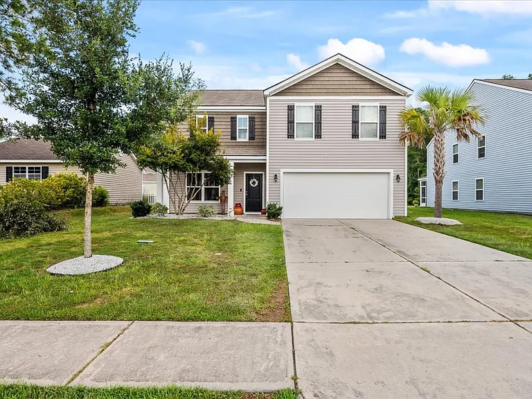 4 Gardenia Dr — Photo 1