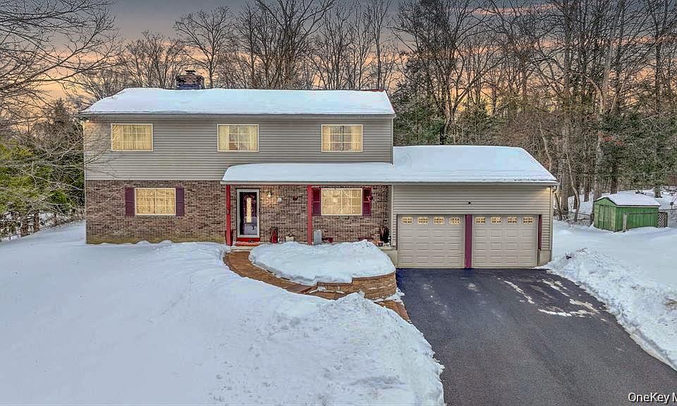 1st image of 12 Nob Hill Road