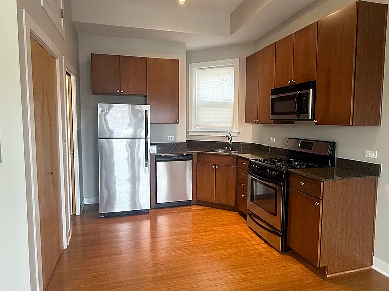 2407 N Clybourn Ave #4F — Photo 1