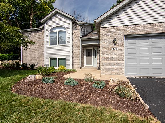 2nd image of 424 Village Wood Ln