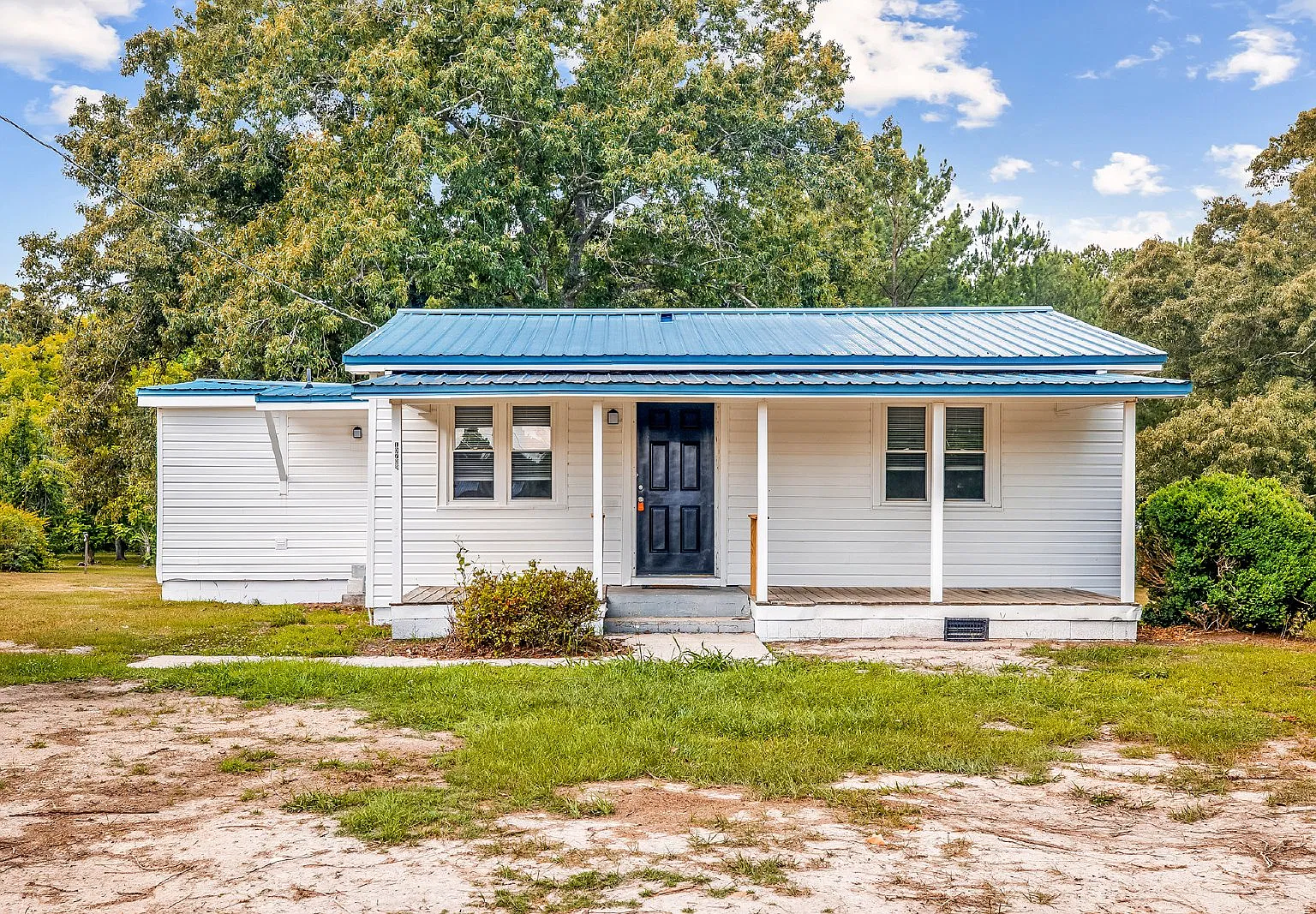 3 bed, 2.0 bath, 1176 sqft, $1,250 — Photo 1