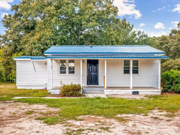 10709 Ramsey St, Linden, NC 28356