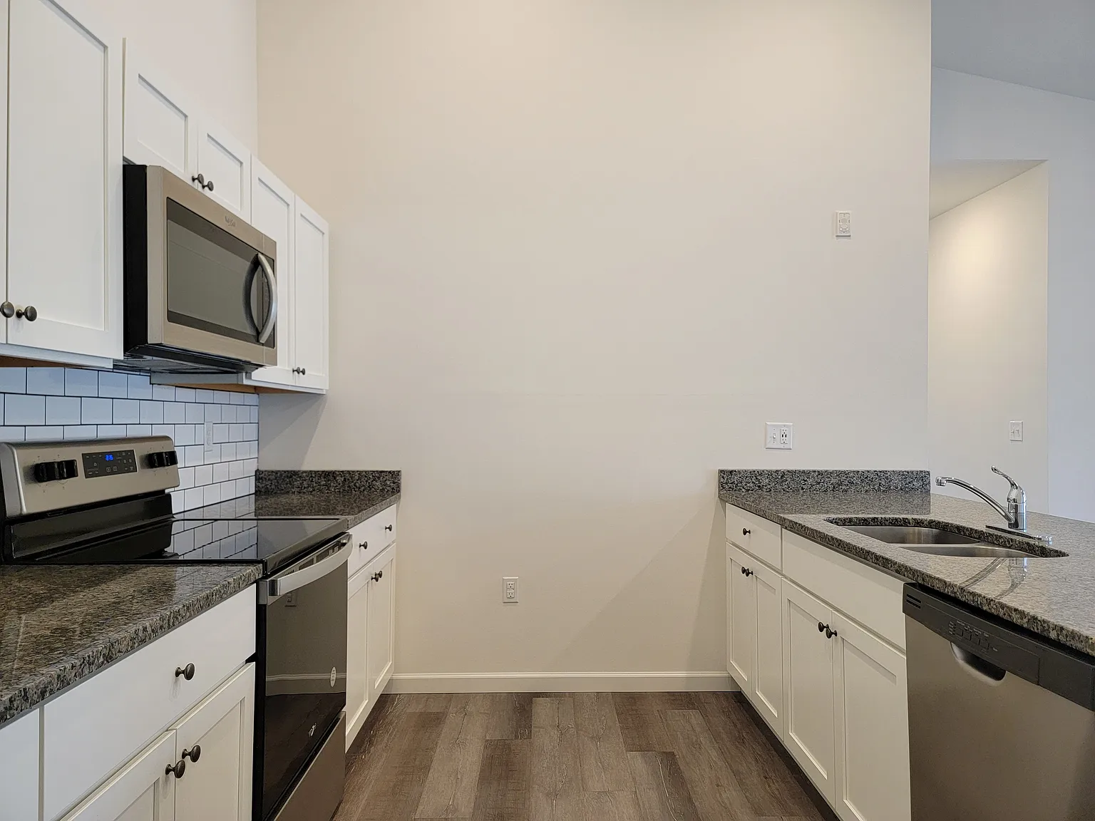 2 bed, 1106 sqft, $1,795 — Photo 4