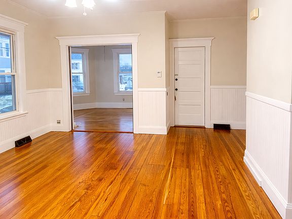 3rd image of 101 Conduit St #1
