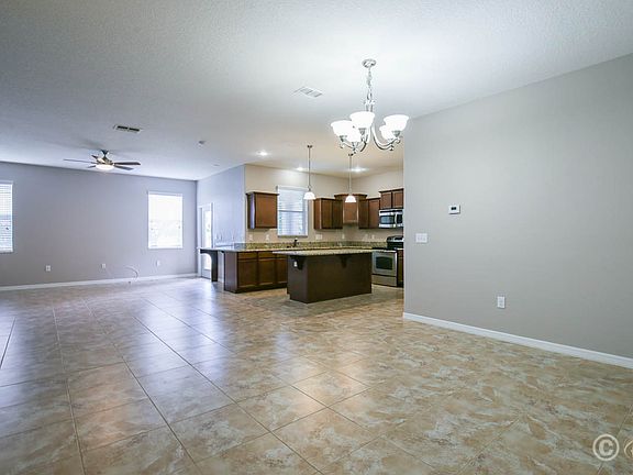 3rd image of 938 Seminole Sky Dr