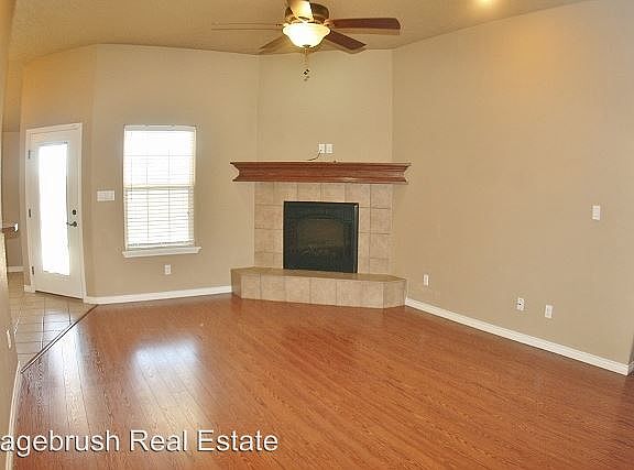 3rd image of 4613 Sandstone Dr