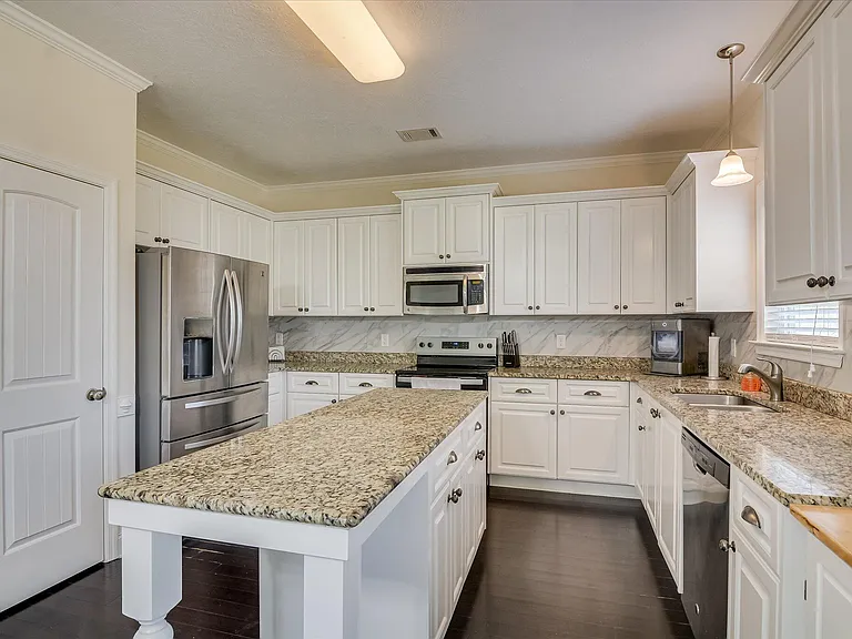 2507 Kari Ln — Photo 13