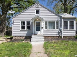 617 Market St, Pekin, IL 61554