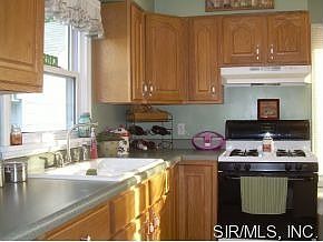 4th image of 2556 Benton St