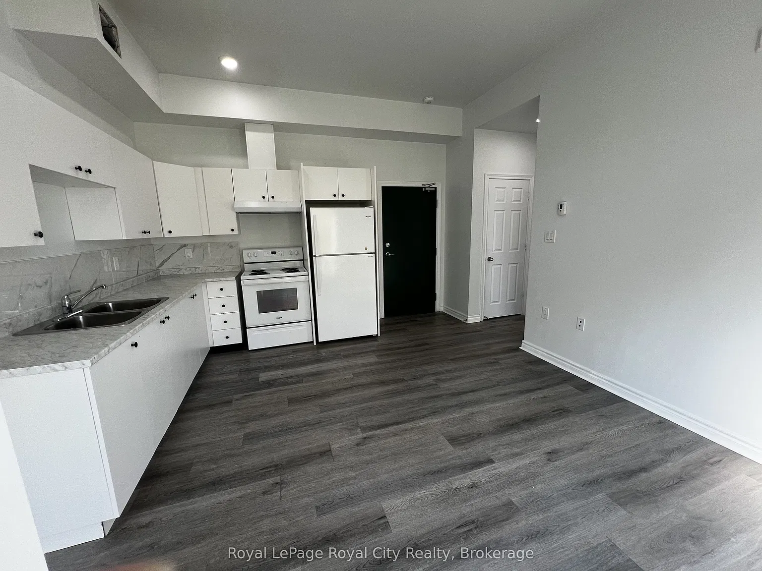 71 Victoria St — Photo 4