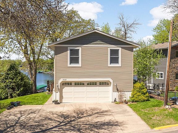 2nd image of 1308 Bay Dr SE