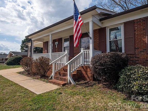 2nd image of 102 Wendover Dr