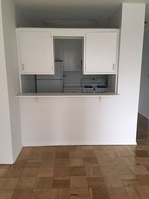 3rd image of 200 E 72nd St APT 6D