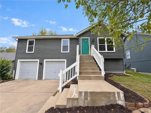 951 N Walnut St, Olathe, KS 66061