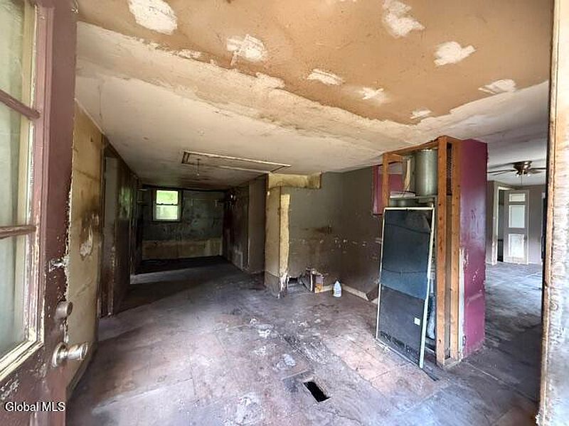3rd image of 171 Potter Hollow Road