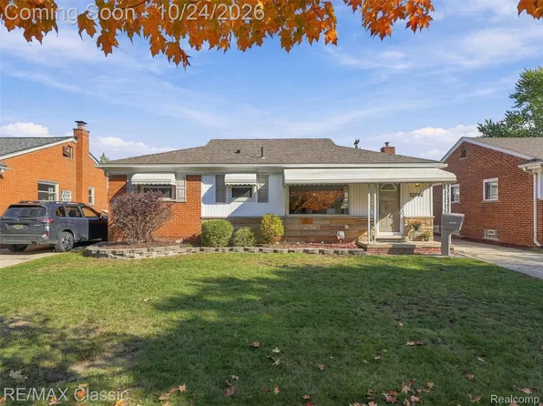32744 Sandra Ln, Westland, MI 48185