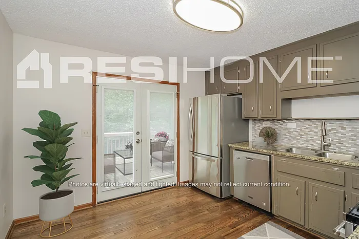 4 bed, 2.0 bath, 1762 sqft, $2,345 — Photo 3