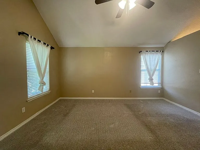 3222 Mapleridge Dr — Photo 20