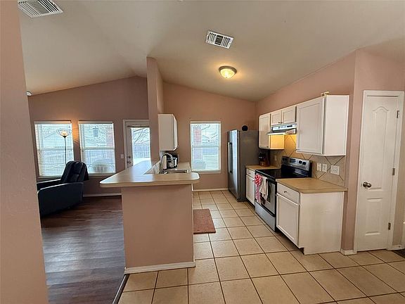 4th image of 9525 SW 25th St