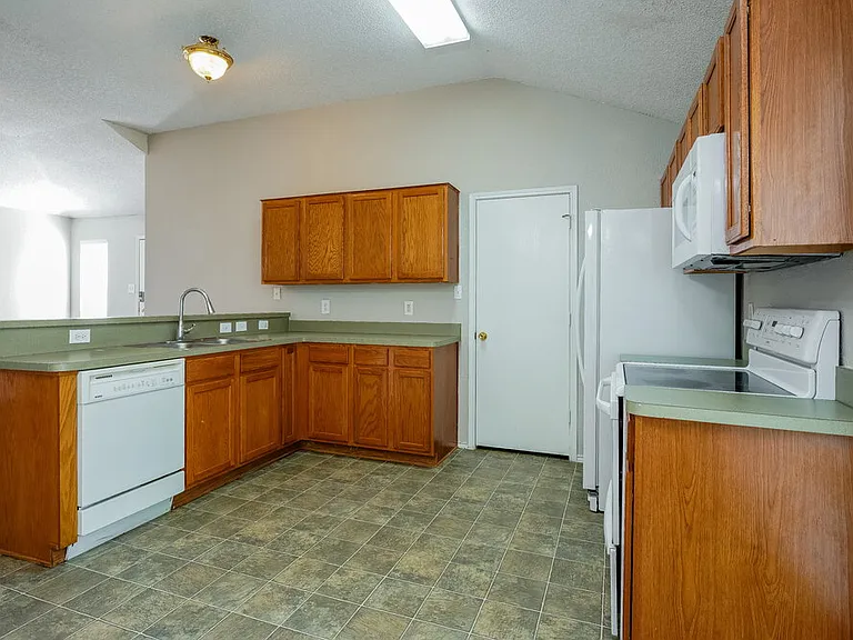10648 Towerwood Dr — Photo 6