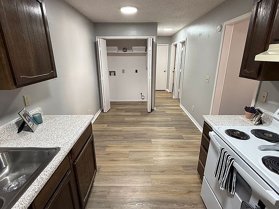 2nd image of 108 NE Katherine Ave #120B